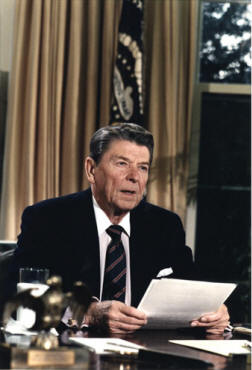 rreaganchallenger.jpg (41750 bytes)